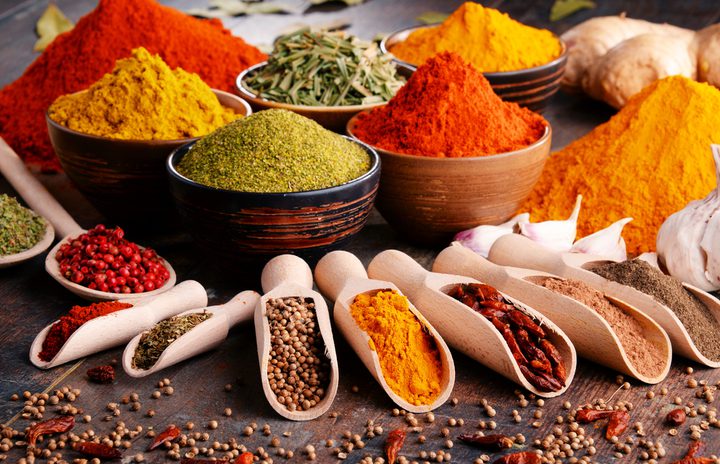 فوائد الاعشاب العطرية والتوابل في وجبة إفطار رمضان